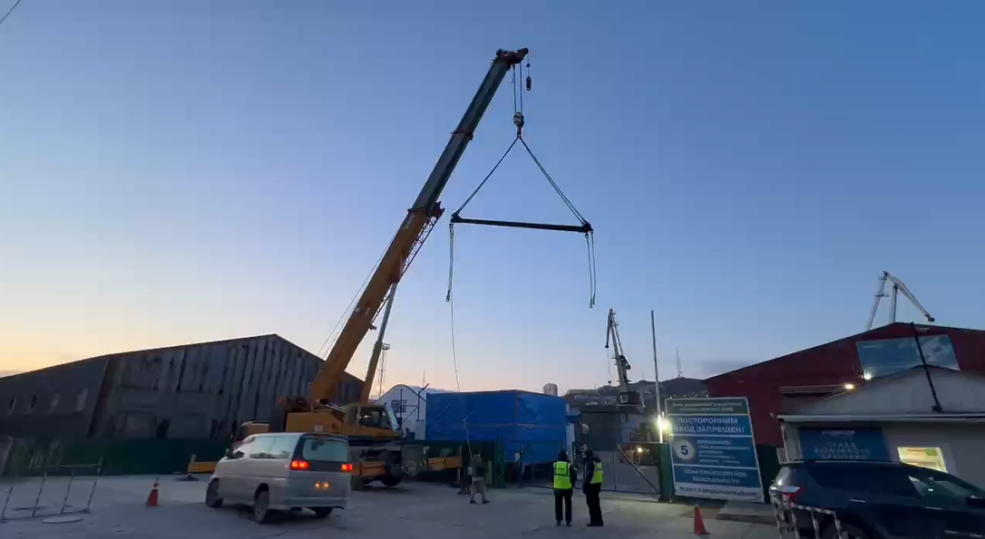 破局超限运输:国际货运代理公司彼喜商贸提供门到门运输服务