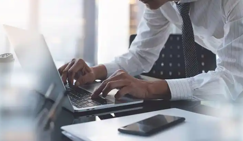 平安守护百分百：以满期给付与身故保障为翼，助力家庭安稳翱翔生活天空